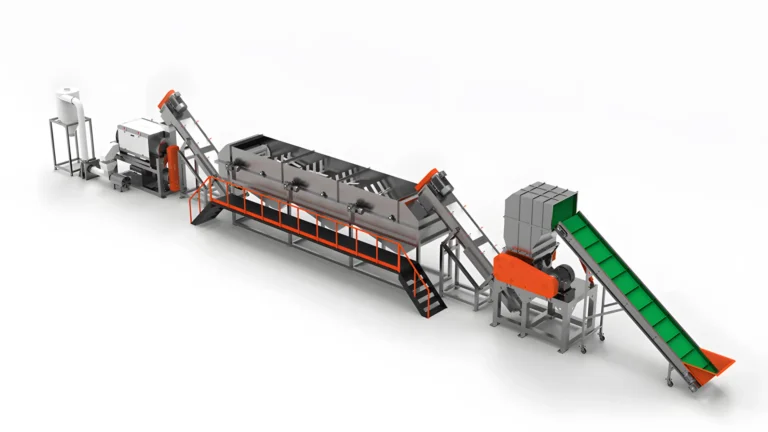 een plastic film recycling waslijn. Het systeem omvat verschillende modulaire componenten gerangschikt in een lineaire volgorde op een witte achtergrond. Van links naar rechts is er een verticale opslagsilo, een ingewikkeld transportsysteem met geïntegreerde was- en droogunits gemarkeerd met feloranje en rode details, een sorteertransportband en een verdichtingsunit die gereinigd plastic in blokken verpakt. De apparatuur is gemonteerd op een gestructureerd frame geverfd in oranje, wat de zichtbaarheid en veiligheid verbetert. Het ontwerp benadrukt functionaliteit en toegankelijkheid voor onderhoud en bediening.